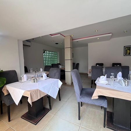 Blackwood Hotels Ikeja Ngoại thất bức ảnh