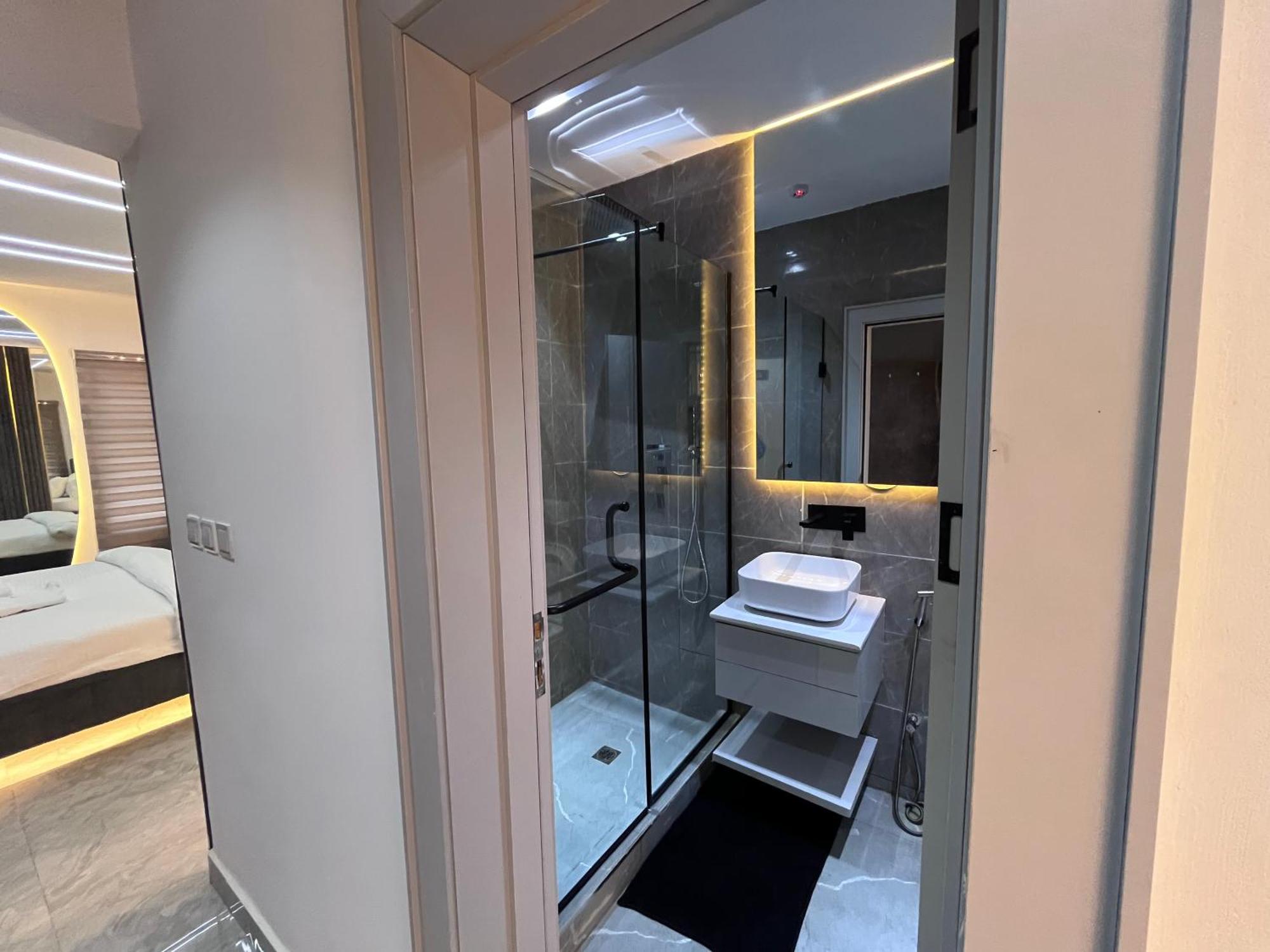 Blackwood Hotels Ikeja Ngoại thất bức ảnh
